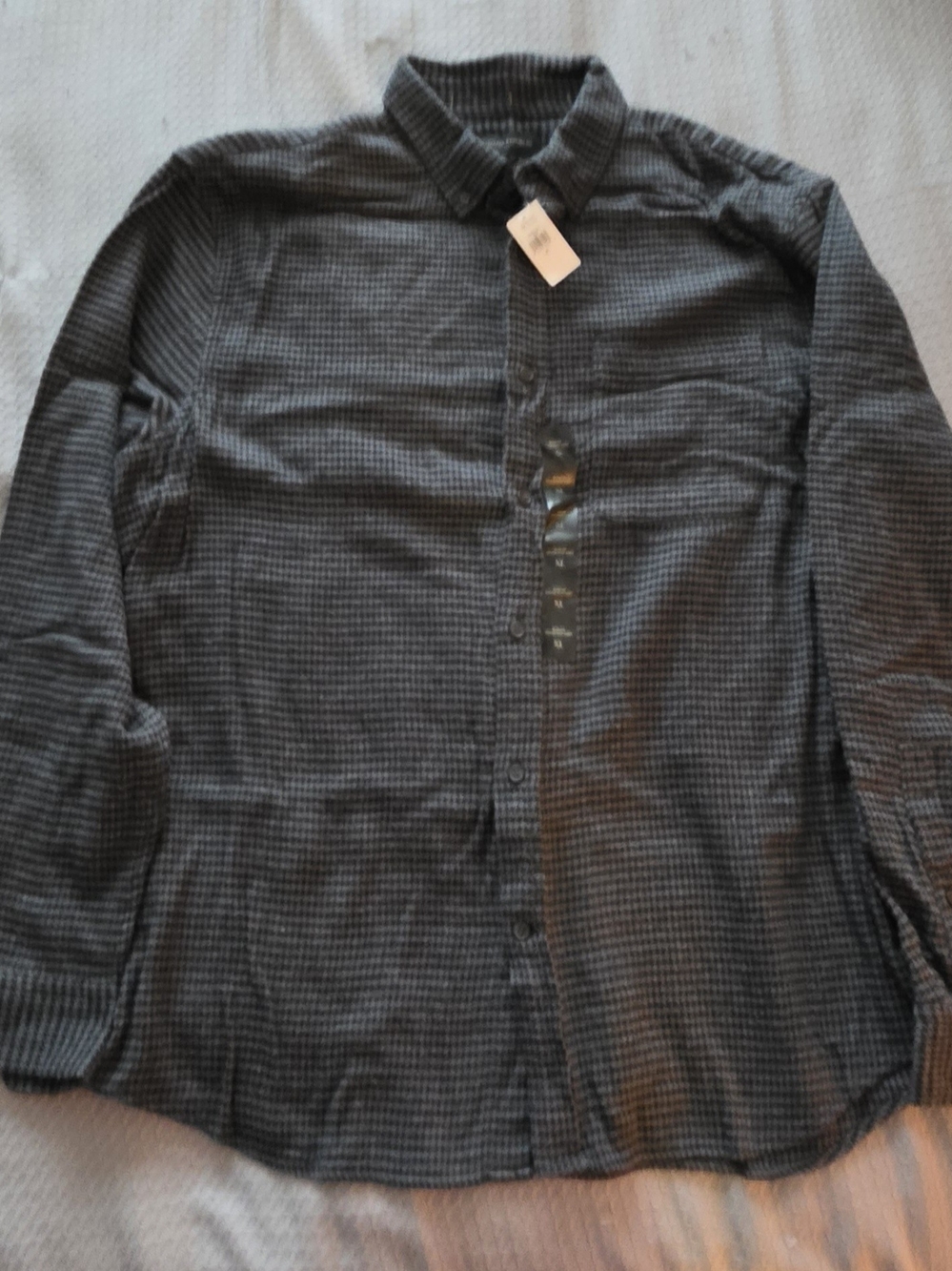 Banana Republic Men's Dark Grey Checked Herringbone Button Up